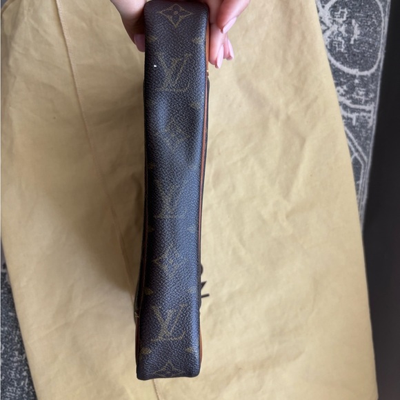 Authentic Louis Vuitton Dragonne GM clutch - Picture 6 of 11